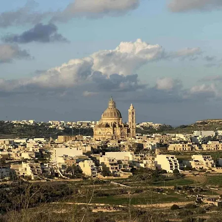 Primerose Penthouse Apartment Sannat