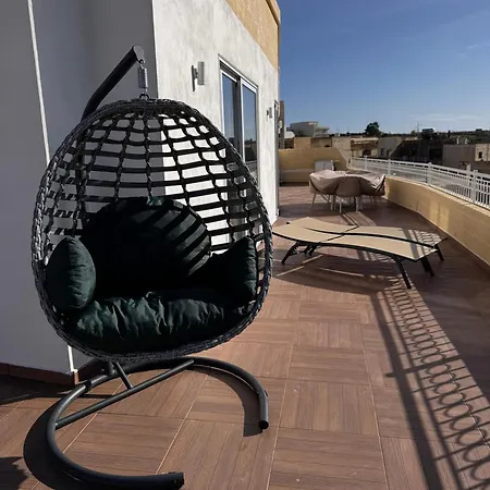 Primerose Penthouse * Sannat