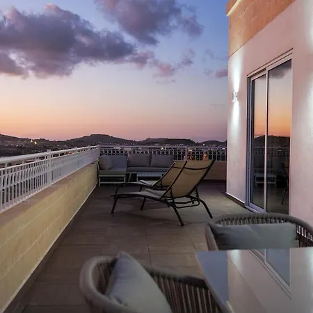 Penthouse With Jacuzzi -sannat 아파트