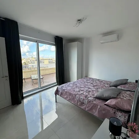 아파트 Penthouse With Jacuzzi -sannat *