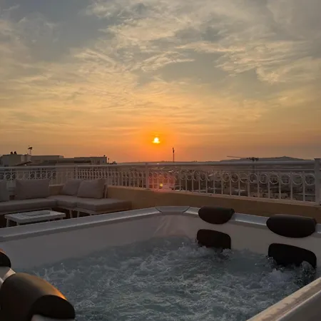 Penthouse With Jacuzzi -sannat 아파트 *
